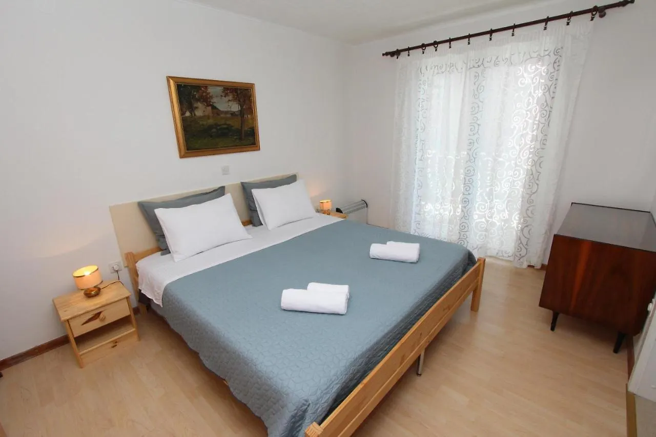 Apartments Knezovic Ровинь Хорватия